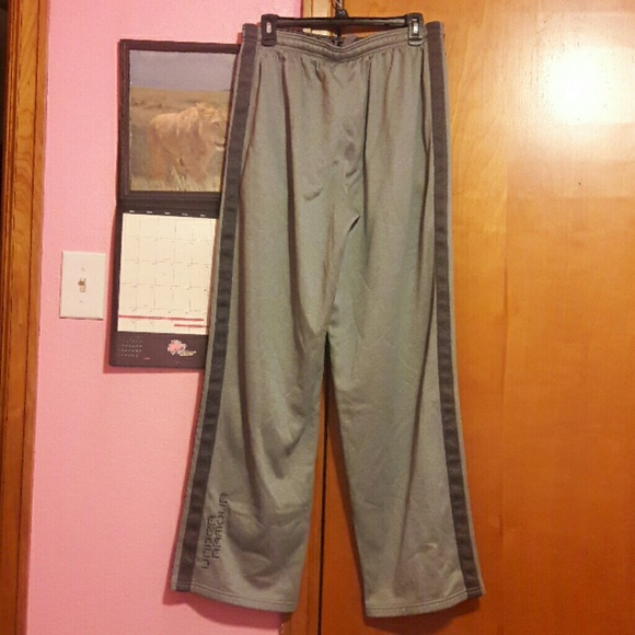 Under Armour - Picture 2 of 3